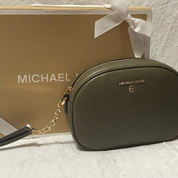 MK Jet Set Charm Small
Pebbled Leather
Crossbody Bag - Picture 6 of 11